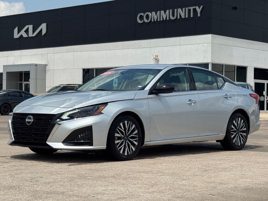 2024 NISSAN Altima