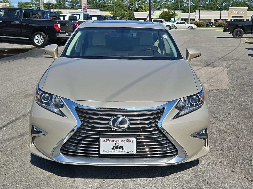 2016 Lexus ES