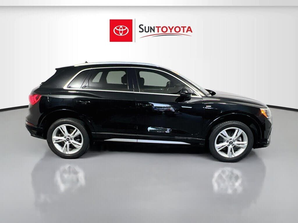 2022 Audi Q3