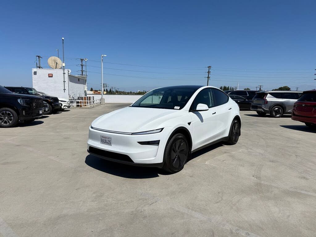 2026 TESLA Model Y