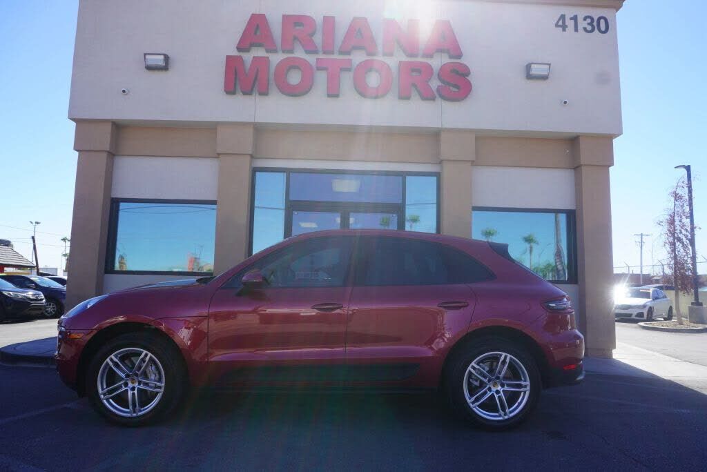 2016 PORSCHE Macan