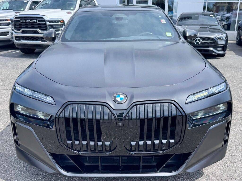2023 BMW 760i