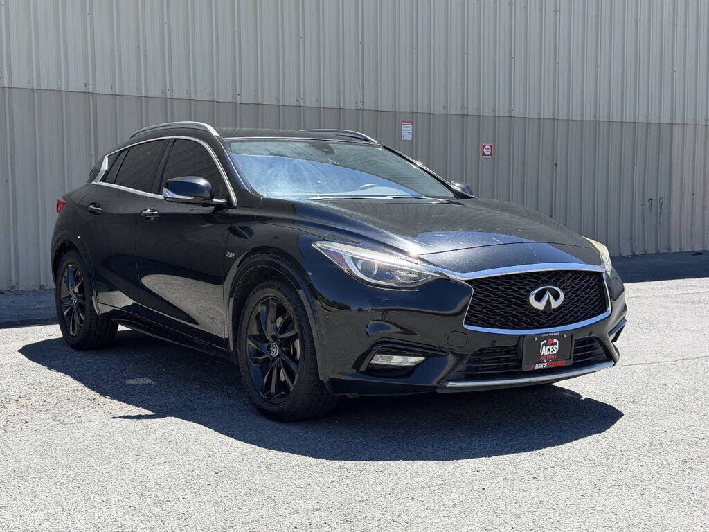 2017 INFINITI QX30