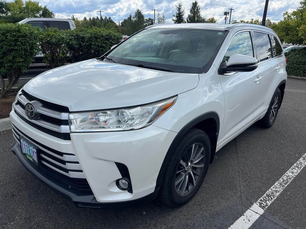 2017 TOYOTA Highlander