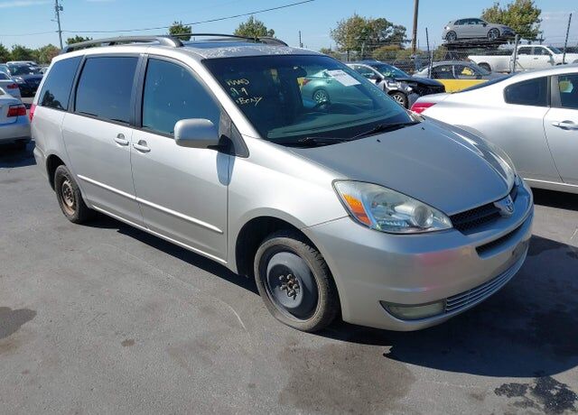 2004 TOYOTA Sienna