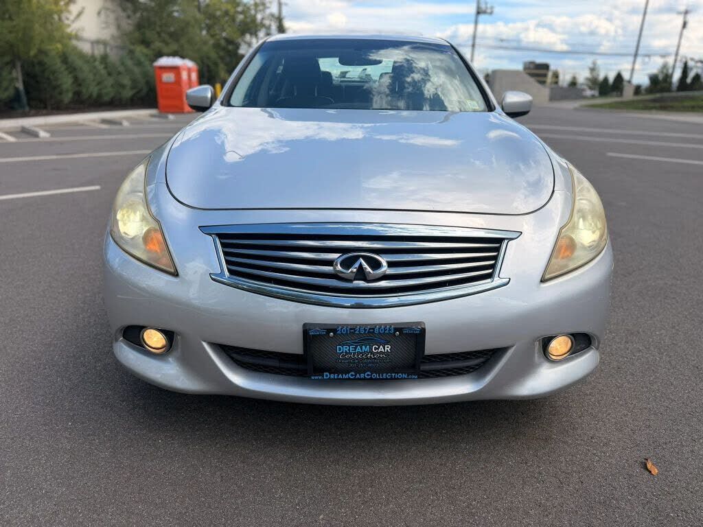 2013 INFINITI G37