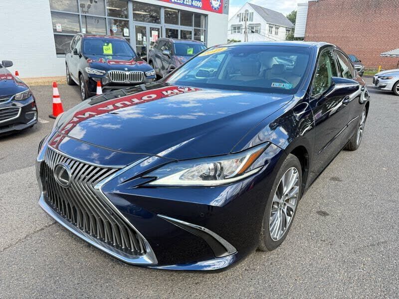 2019 LEXUS ES