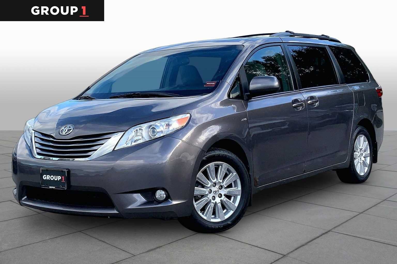 2017 TOYOTA Sienna