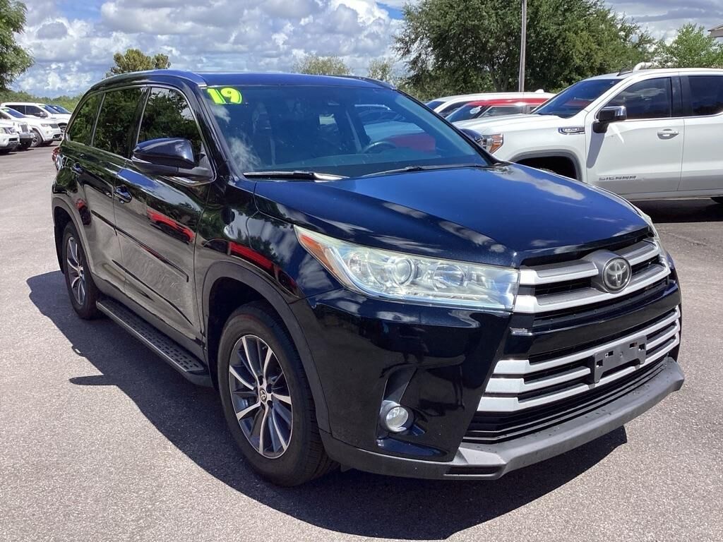 2019 TOYOTA Highlander