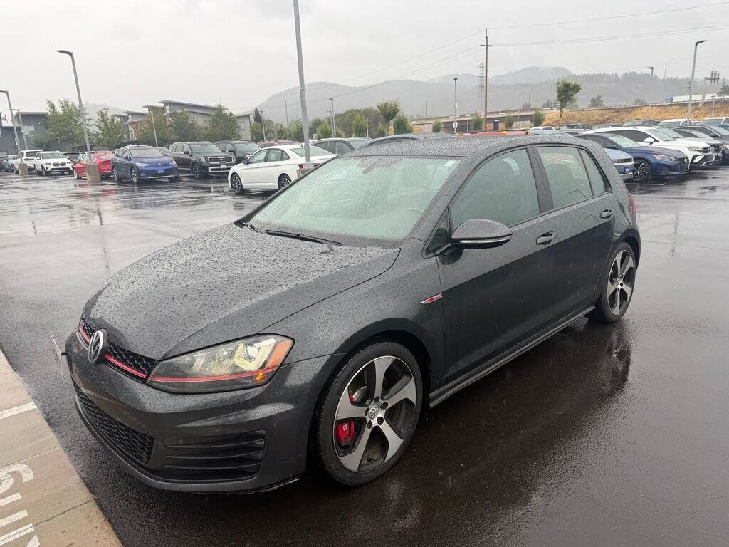 2016 VOLKSWAGEN Golf GTI