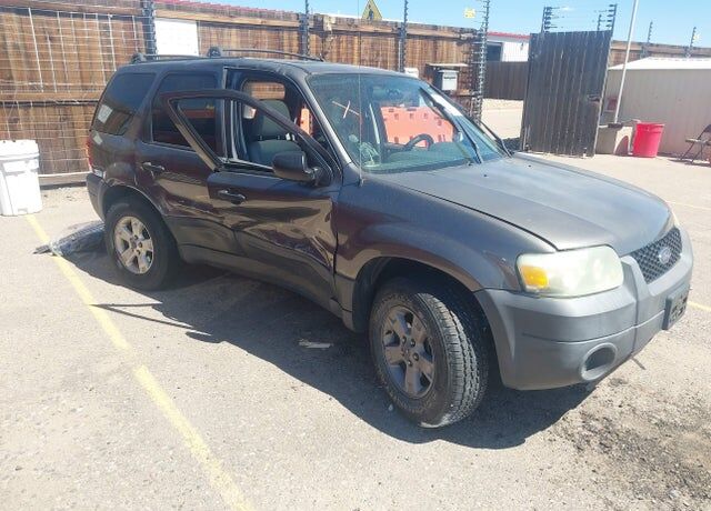 2005 FORD Escape