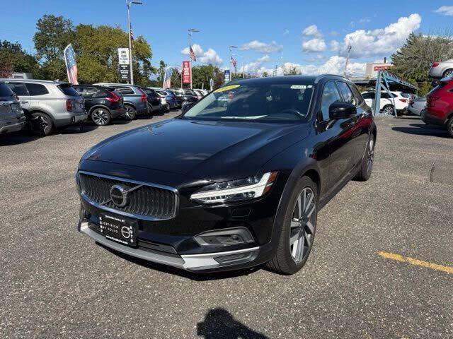 2022 VOLVO V90CC