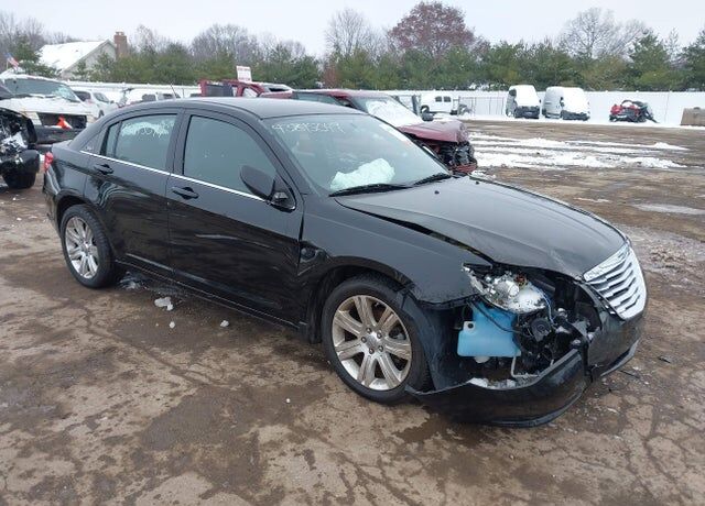 2012 CHRYSLER 200