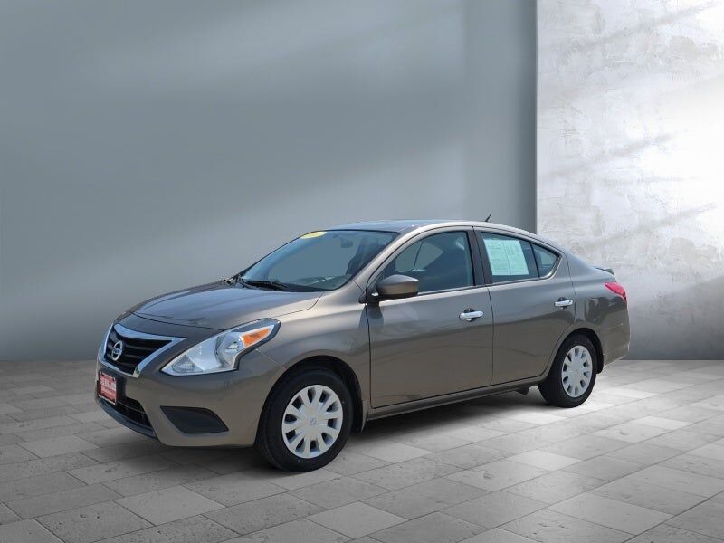2017 NISSAN Versa