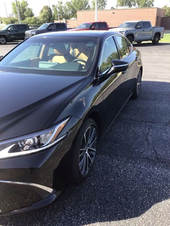 2022 Lexus ES