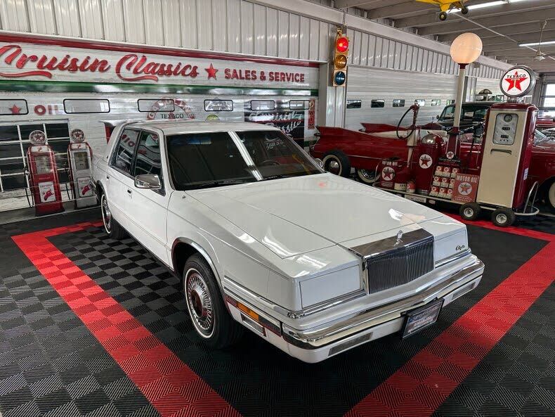 1989 CHRYSLER New Yorker