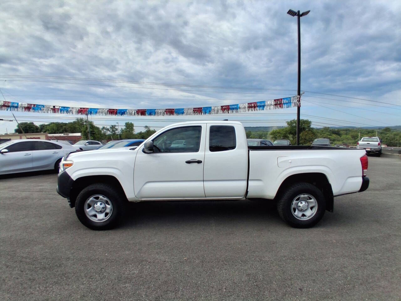 2017 TOYOTA Tacoma