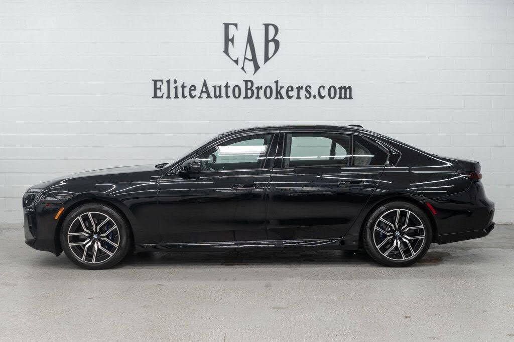 2023 BMW 760i