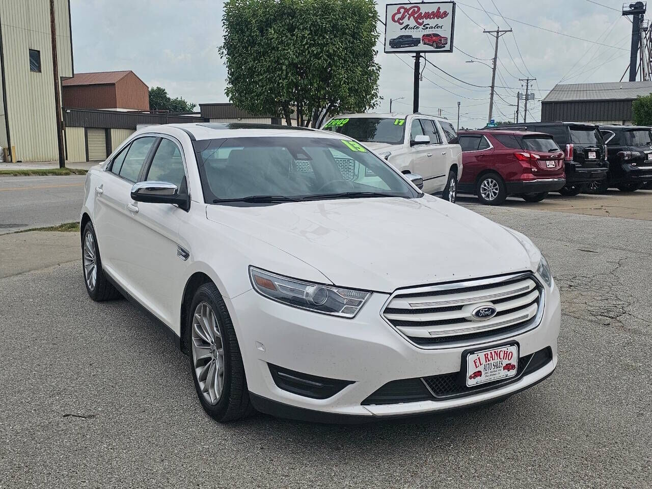 2013 FORD Taurus