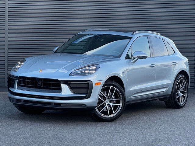 2023 PORSCHE Macan