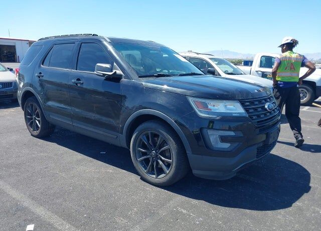 2017 FORD Explorer