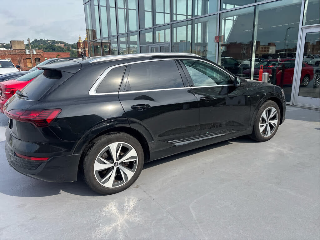 2024 Audi Q8