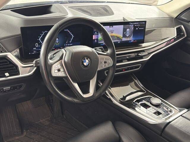 2023 BMW X7