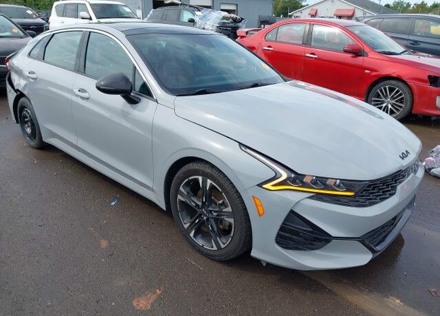 2022 KIA K5