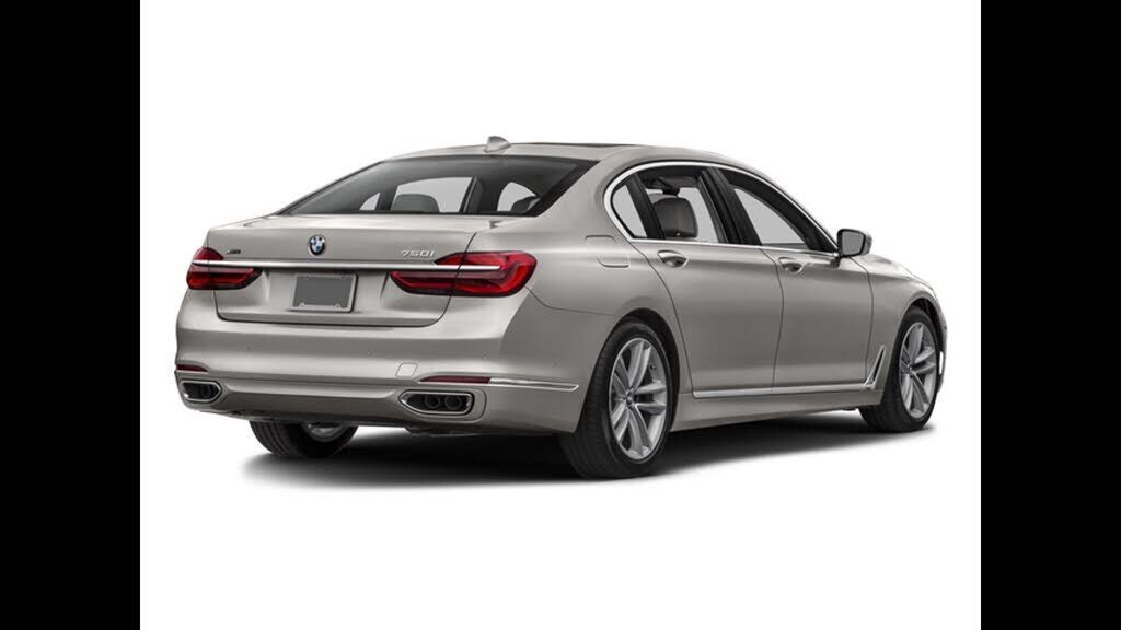 2016 BMW 750i