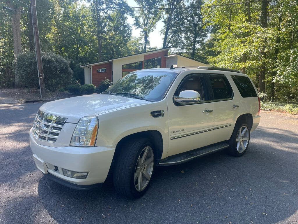 2011 CADILLAC Escalade
