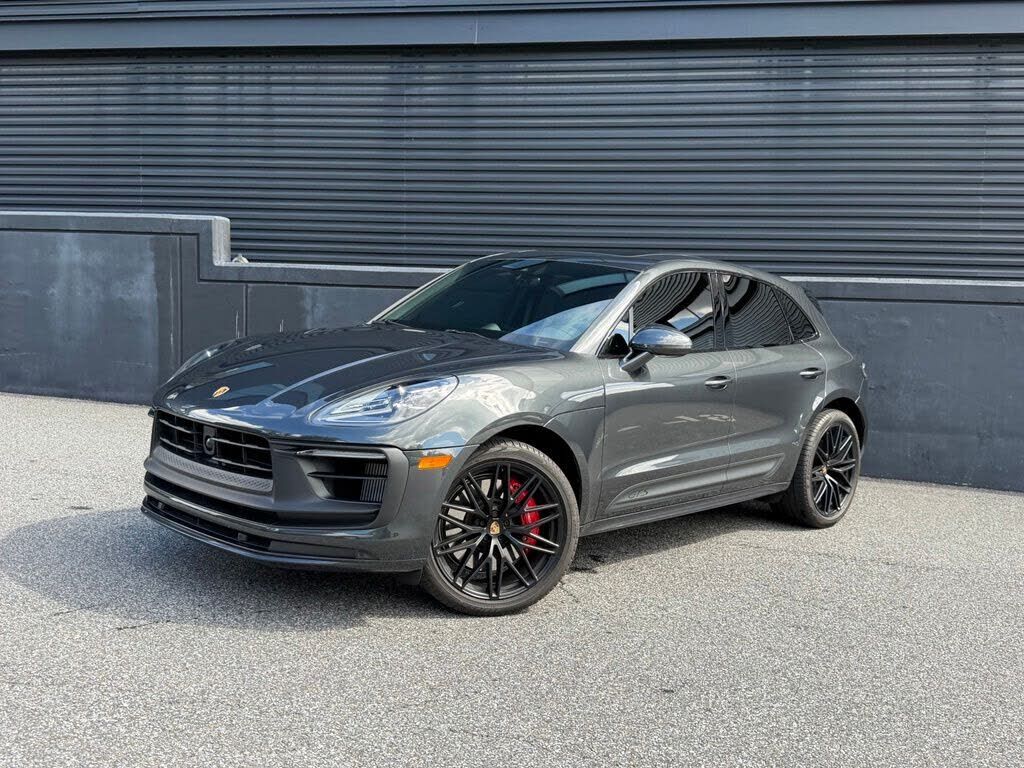2023 PORSCHE Macan