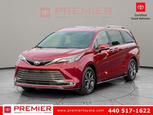 2025 TOYOTA Sienna