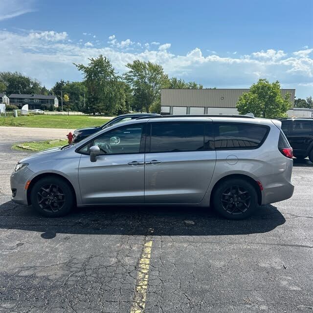 2019 CHRYSLER Pacifica