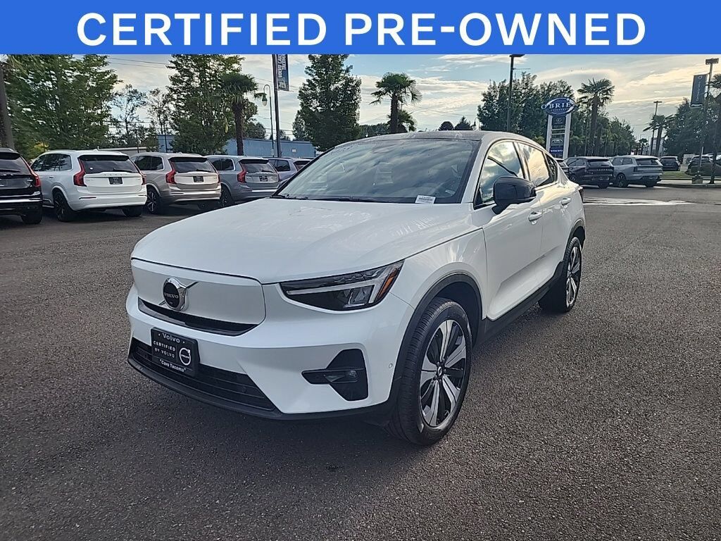 2023 VOLVO C40