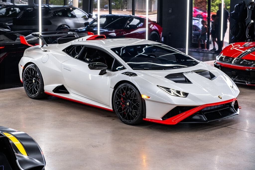 2024 LAMBORGHINI Huracan STO