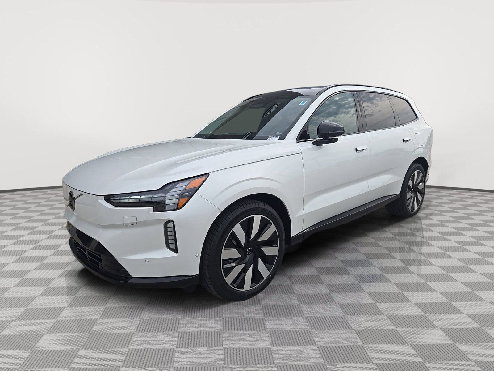 2026 VOLVO EX90