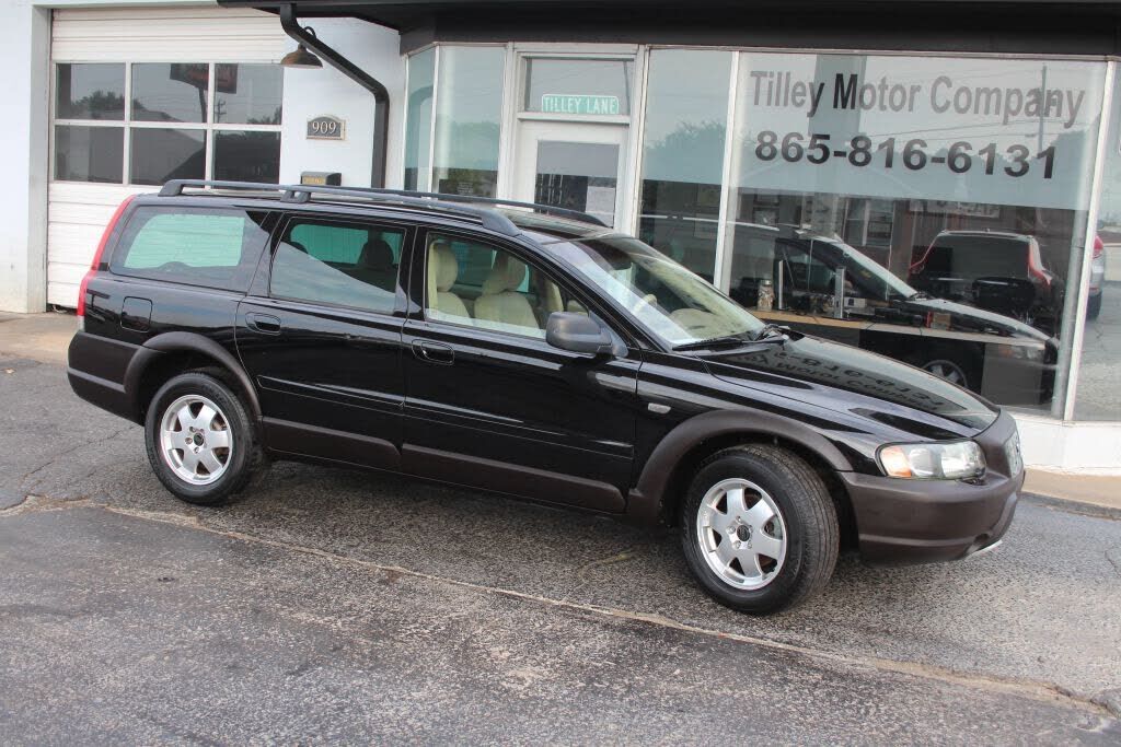 2003 VOLVO V70