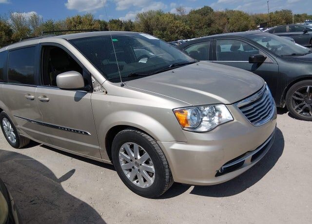 2015 CHRYSLER Town and Country