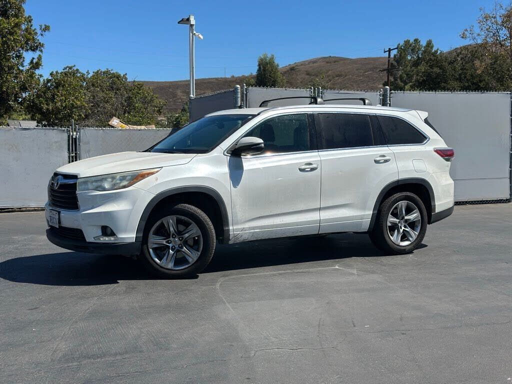 2014 TOYOTA Highlander