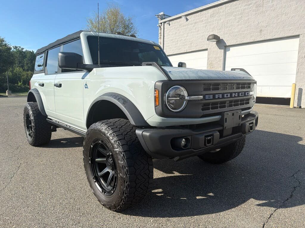 2023 FORD Bronco