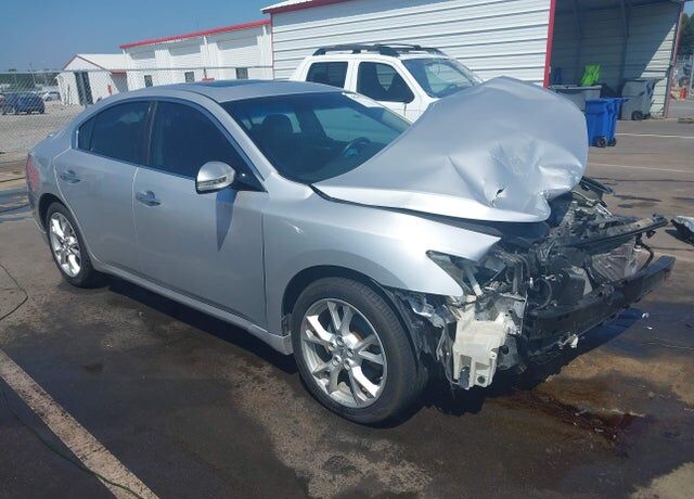 2012 NISSAN Maxima