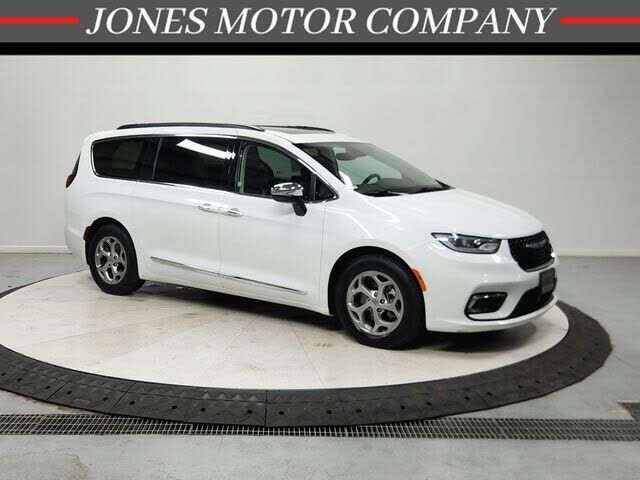 2023 CHRYSLER Pacifica