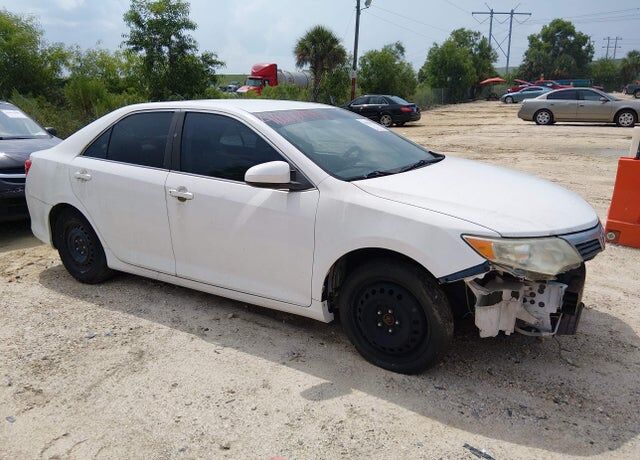 2013 TOYOTA Camry