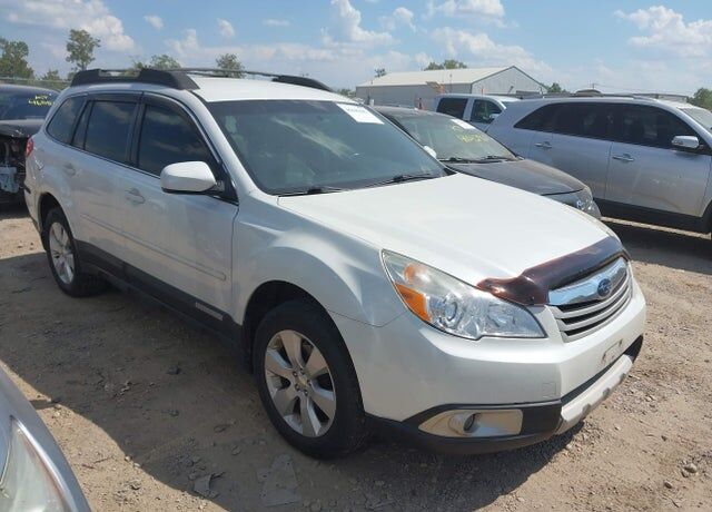2011 SUBARU Outback
