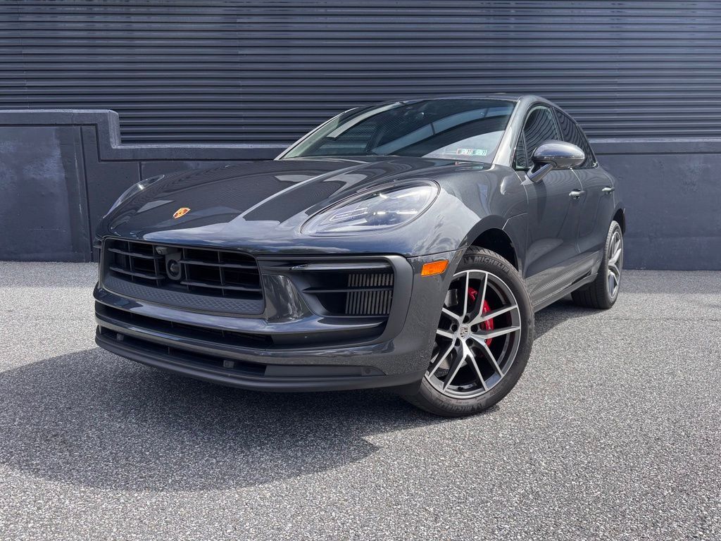 2023 PORSCHE Macan