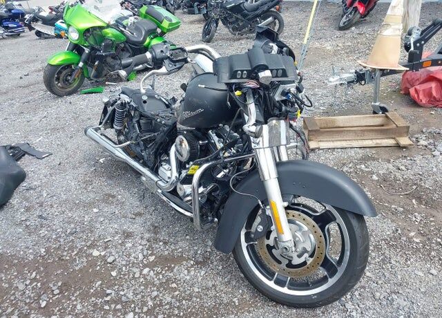 2012 HARLEY DAVIDSON Street Glide 103
