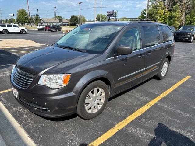 2016 CHRYSLER Town and Country