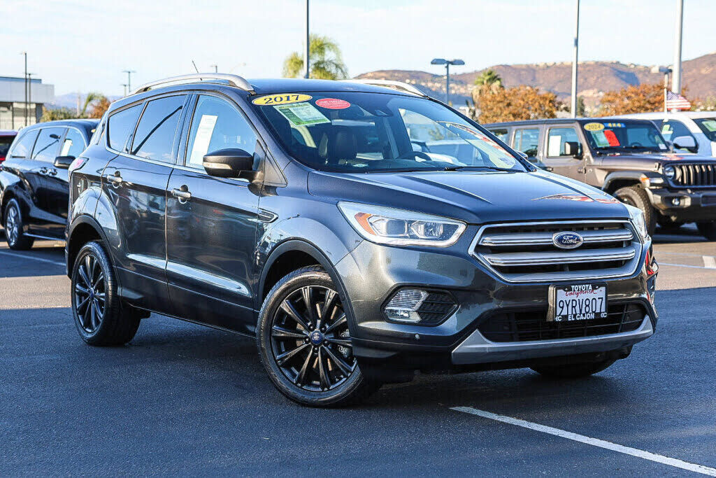2017 FORD Escape
