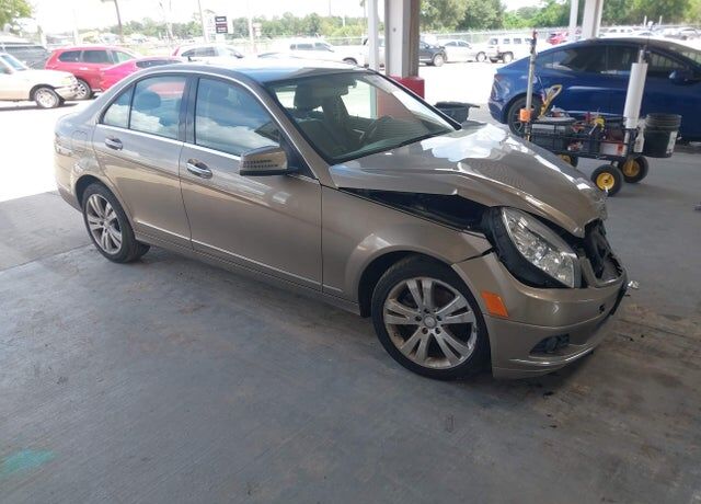 2011 MERCEDES-BENZ C-Class