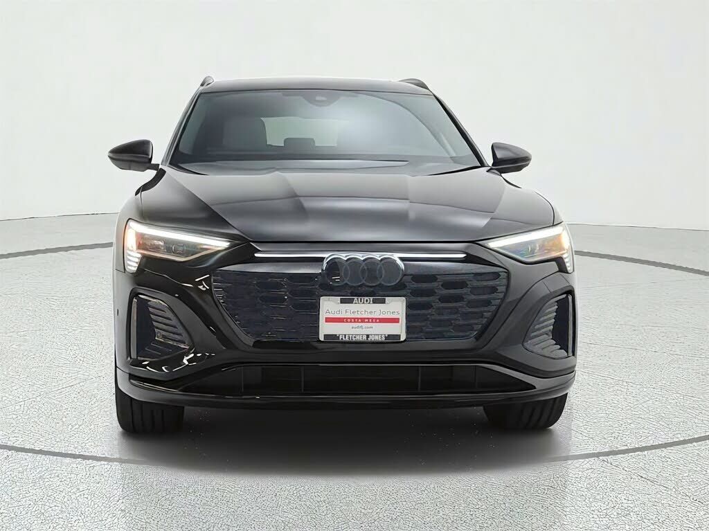 2024 Audi Q8